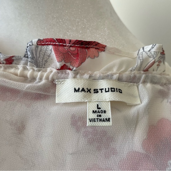 Max Studio Top Floral Top - Picture 5 of 7